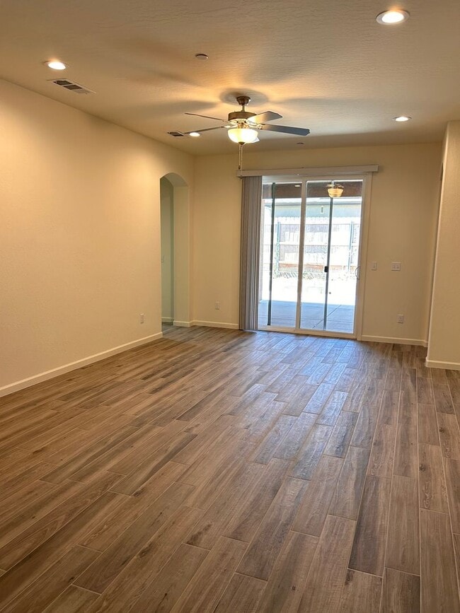 3922 W Nellis Ave in Visalia, CA - Building Photo - Building Photo