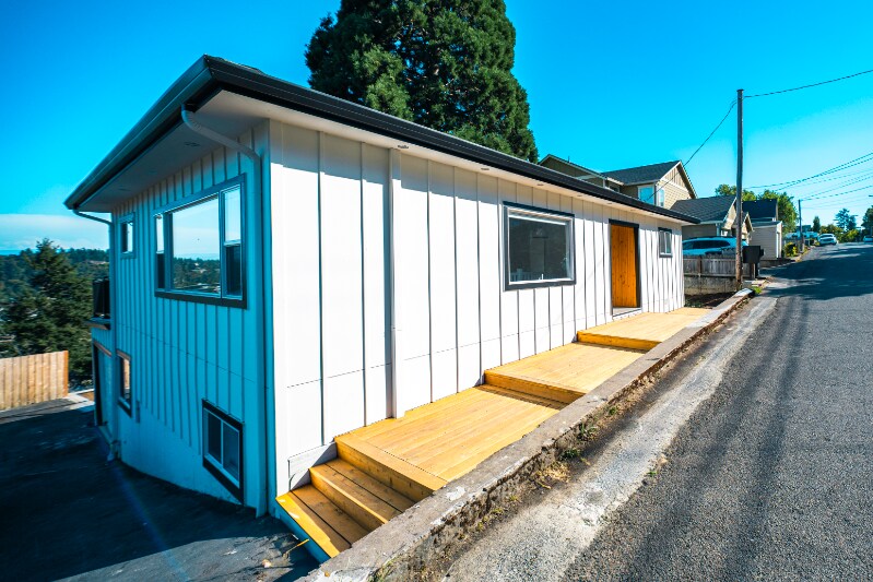 4685 Riverview Ave in West Linn, OR - Building Photo