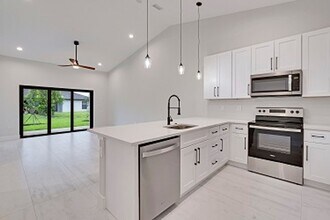 4522 SW 8th Ct in Cape Coral, FL - Building Photo - Building Photo