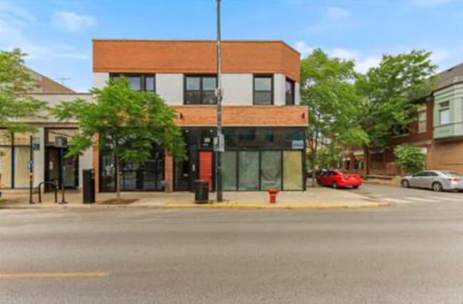 property at 2901 N Allen Ave