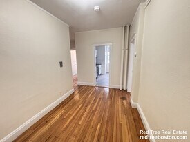 1800 Commonwealth Ave, Unit 8 in Boston, MA - Building Photo
