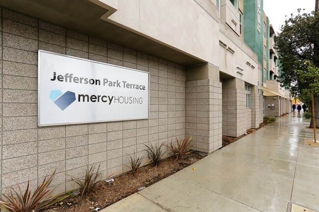 Jefferson Park Terrace in Los Angeles, CA - Building Photo - Building Photo