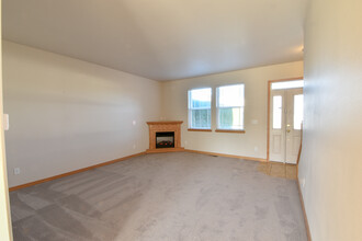7006 Loren Pl in Yakima, WA - Building Photo - Building Photo