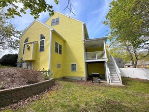 6 Farmer Cir in Arlington, MA - Foto de edificio - Building Photo