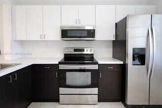 3552 Magellan Cir in Aventura, FL - Building Photo - Building Photo