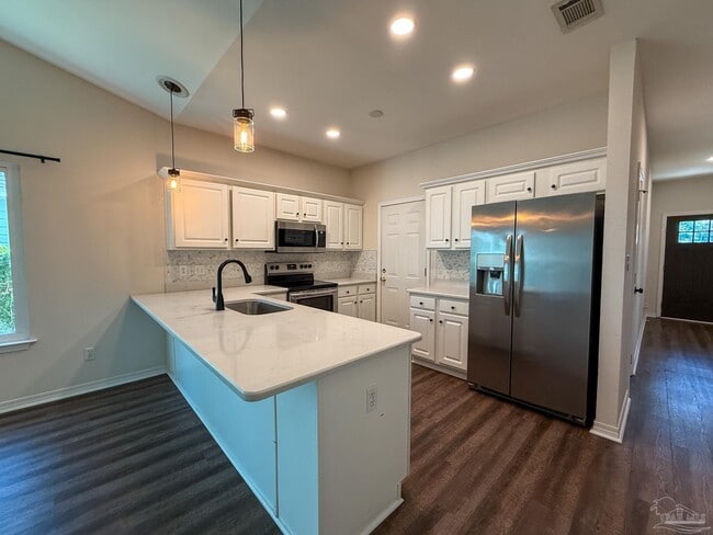 1208 E Yonge St in Pensacola, FL - Building Photo - Building Photo