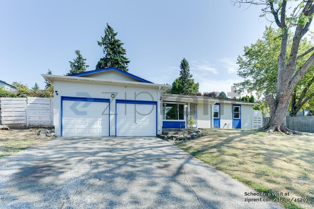 28312 22nd Ave S in Federal Way, WA - Building Photo
