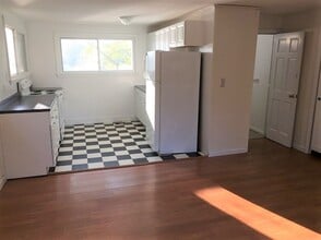 19-21-21 Penobscot St in Orono, ME - Building Photo - Building Photo