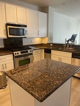 12664 Chapman Ave, Unit Chapman Commons in Garden Grove, CA - Foto de edificio - Building Photo