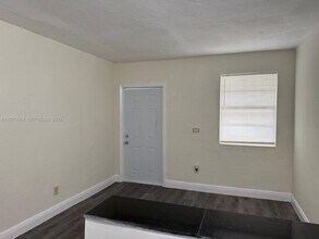 4721 NW 33rd Ave in Miami, FL - Building Photo - Building Photo