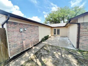 1906 Crockett St in Garland, TX - Foto de edificio - Building Photo