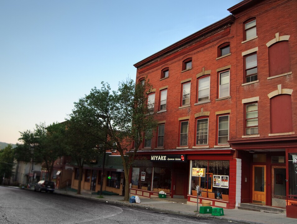 414 Eddy St in Ithaca, NY - Building Photo