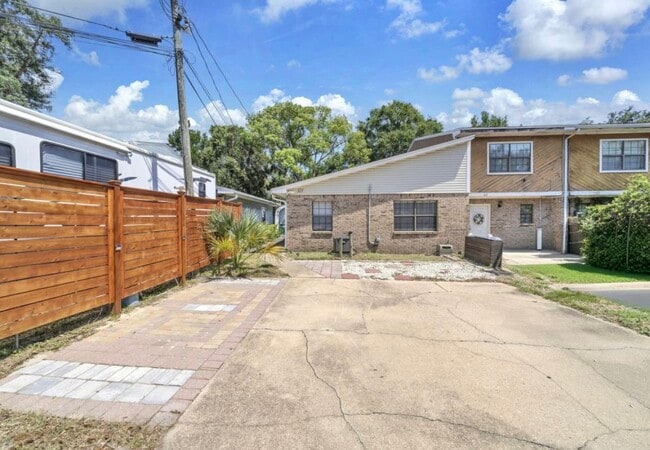 321 Woodham Ct in Fort Walton Beach, FL - Building Photo - Building Photo