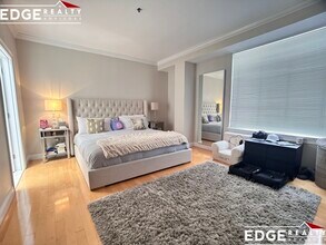 1601 Beacon St, Unit 403 in Brookline, MA - Building Photo - Building Photo