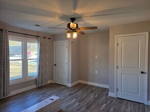 8233 Harrison Bay Rd in Harrison, TN - Building Photo - Building Photo