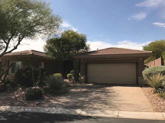 2734 W Plum Hollow Dr in Anthem, AZ - Foto de edificio - Building Photo