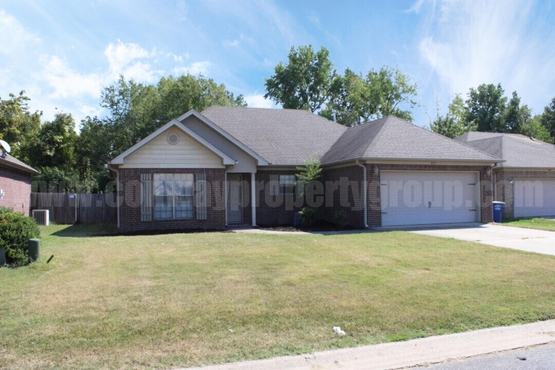 970 Wineberry Rd in Conway, AR - Building Photo