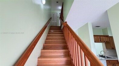 870 NE 212th Terrace in Miami, FL - Building Photo - Building Photo