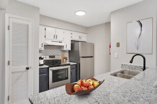 The Summitt in Rossville, GA - Building Photo