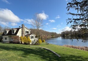 13 N Orchard Terrace in Sparta, NJ - Building Photo