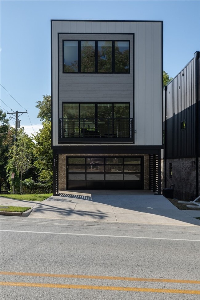 property at 205 W Lafayette St