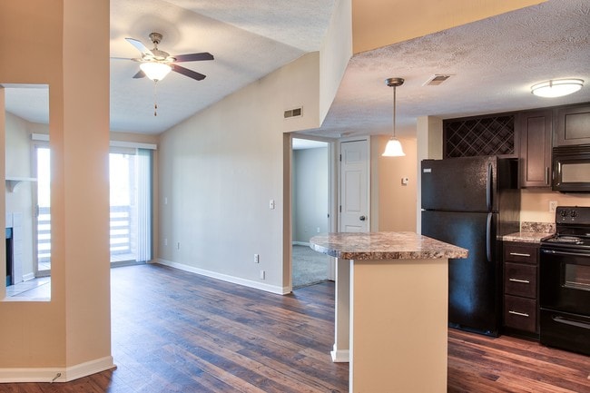 Keeneland Crest Apartments