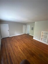 589 Seminole Ave NE-Unit -D in Atlanta, GA - Foto de edificio - Building Photo