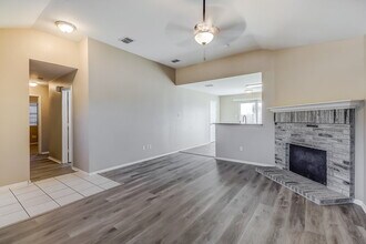 6903 Rondo Dr in Dallas, TX - Foto de edificio - Building Photo