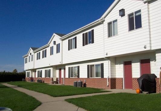 Quail Hollow Townhomes in Sioux Falls, SD - Building Photo