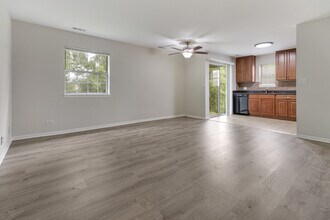 96 Gant Cir in Streamwood, IL - Building Photo - Building Photo