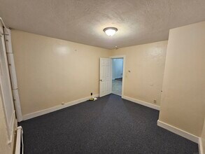 8 Edgar St in New Haven, CT - Building Photo - Building Photo