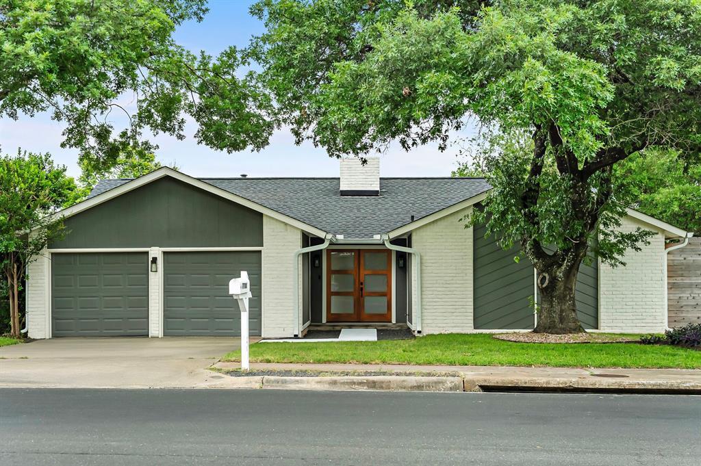 7700 Manassas Dr in Austin, TX - Foto de edificio