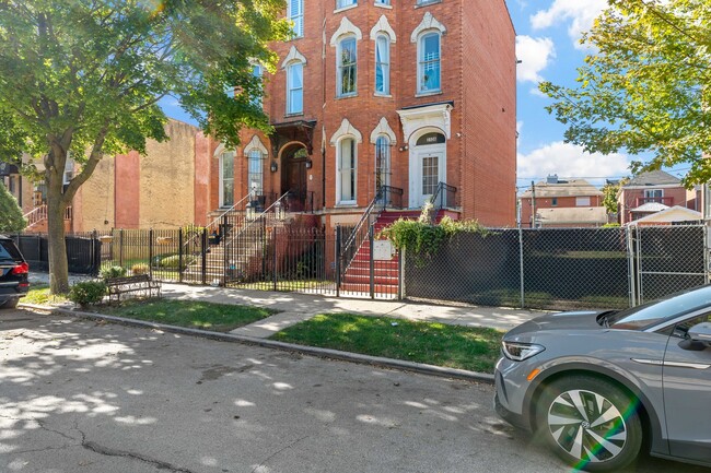 3136 S Giles Ave in Chicago, IL - Building Photo - Building Photo