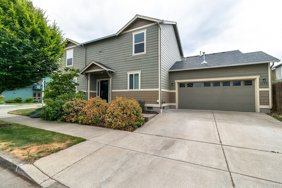 3126 Matt Dr in Eugene, OR - Foto de edificio