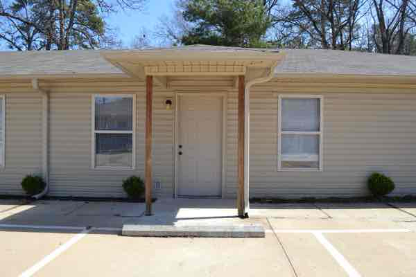 2151 Hamilton St in Jacksonville, AR - Building Photo