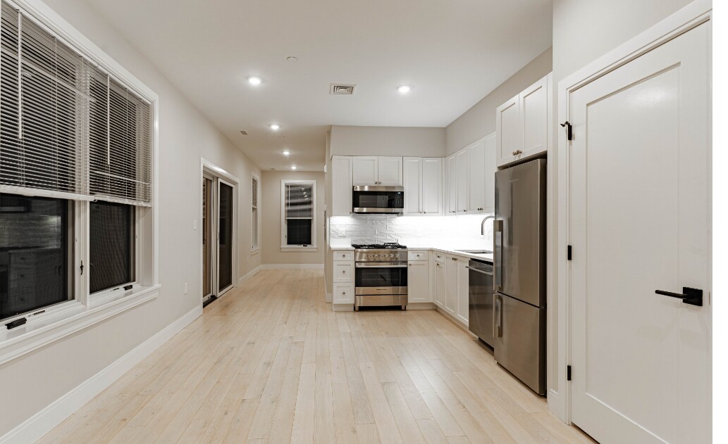 194 Green St in Boston, MA - Building Photo