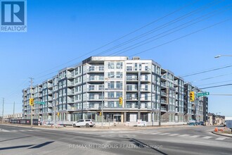 2501-2501 Saw Whet Blvd. in Oakville, ON - Building Photo - Building Photo