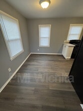 457 N Gordon St in Wichita, KS - Building Photo - Building Photo