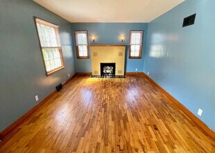 600 N William St in Columbia, MO - Building Photo - Building Photo