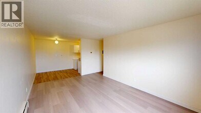 9515-9100 100 Ave. in Grande Prairie, AB - Building Photo - Building Photo