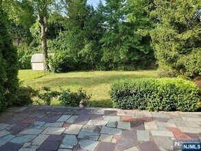 37 Bayview Ave in Englewood Cliffs, NJ - Building Photo - Building Photo