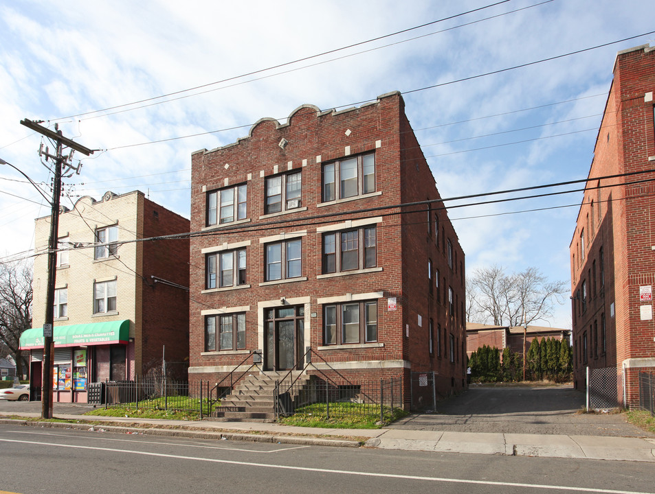 445-451 Barbour St in Hartford, CT - Building Photo