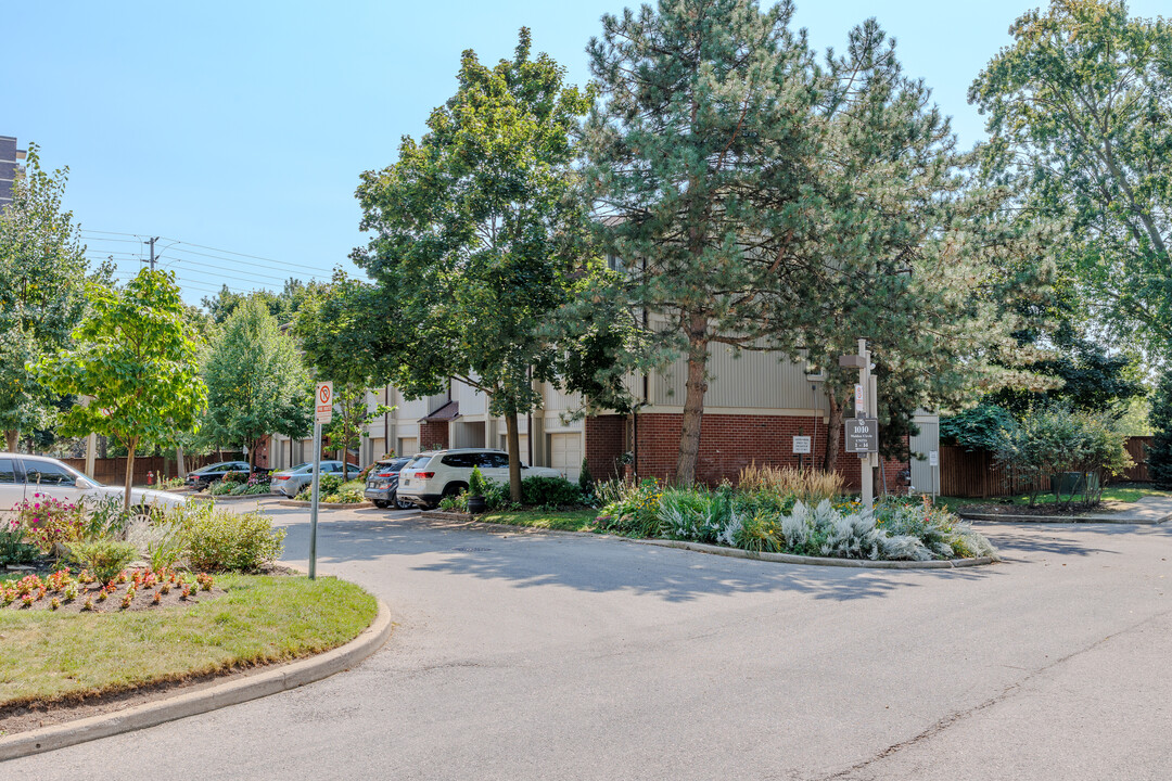 Walden Spinney in Mississauga, ON - Building Photo