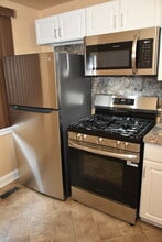 3300 W Queen Ln, Unit 1 Bedroom in Philadelphia, PA - Foto de edificio - Building Photo