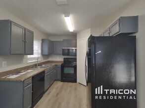 7546 Oriental Trail in San Antonio, TX - Building Photo - Building Photo