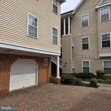 5814 Wyndham Cir in Columbia, MD - Building Photo - Building Photo