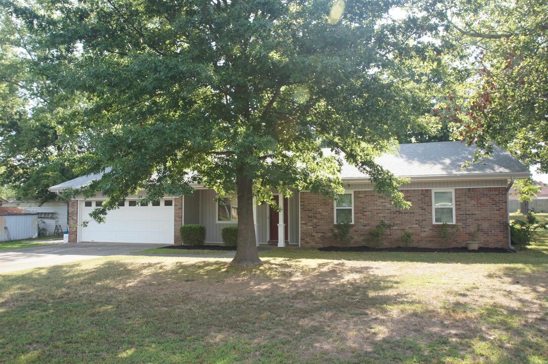 119 Essex Ct in Jacksonville, AR - Building Photo