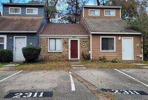 2311 Sandpiper St in Tallahassee, FL - Building Photo