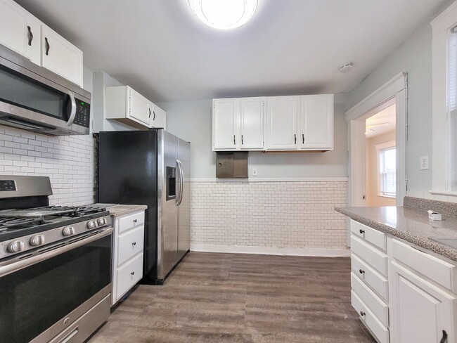 37 Juniper St, Unit 4