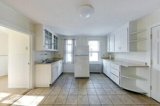 19 Dixon St in Newport, RI - Building Photo - Building Photo